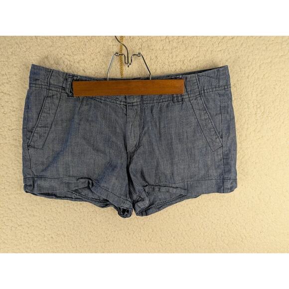 Old Navy 8 Jean Short Shorts Chambray Denim Blue Pockets Women Size 8 II-24 - Picture 1 of 7